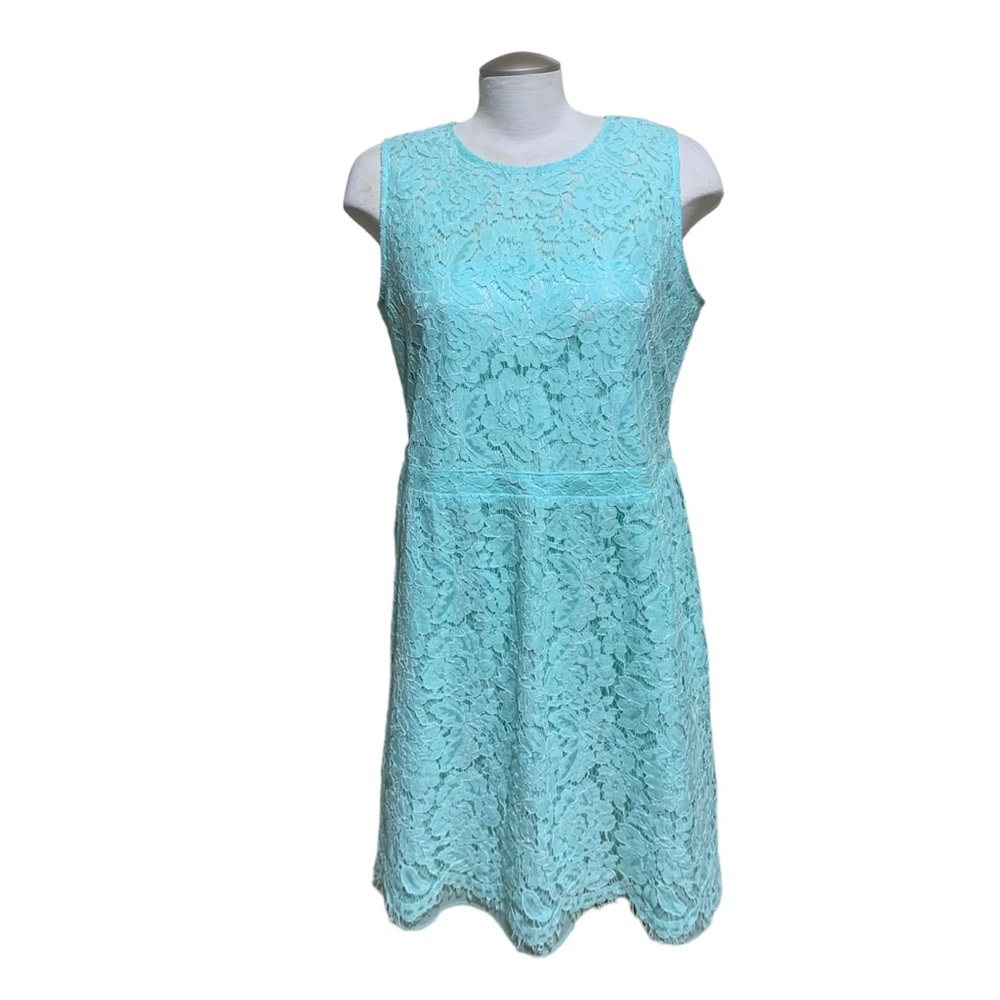NWOT Luna Women’s Lace Sleeveless Fully Lined Knee Length Dress Size Large